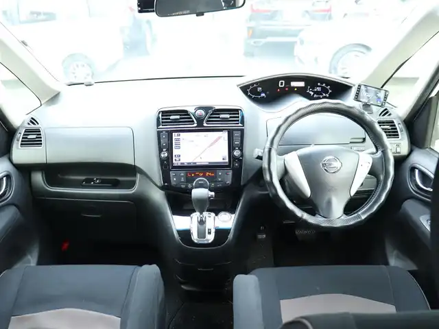 日産 セレナ ハイウェイスター Sハイブリッド 神奈川県 2014(平26)年 7.2万km ブリリアントホワイトパール エマージェンシーブレーキ/純正メモリナビ/フルセグテレビ/バックカメラ/フリップダウンモニター/クルーズコントロール/ドアバイザー/プッシュスタート/両側パワースライドドア/ETC/ドラレコ(前後)/アイドリングストップ/純正16インチAW（車内にあり）/保証書、取説、ナビ説/記録簿（H27.28.R4.5）/スペアスマートキー