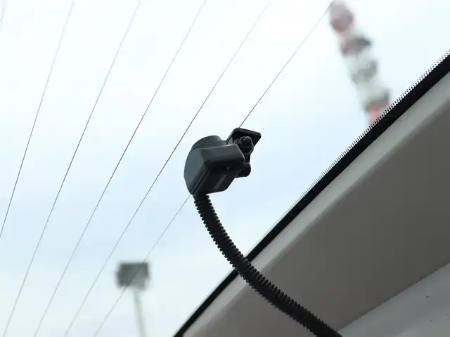 日産 セレナ ハイウェイスター Sハイブリッド 神奈川県 2014(平26)年 7.2万km ブリリアントホワイトパール エマージェンシーブレーキ/純正メモリナビ/フルセグテレビ/バックカメラ/フリップダウンモニター/クルーズコントロール/ドアバイザー/プッシュスタート/両側パワースライドドア/ETC/ドラレコ(前後)/アイドリングストップ/純正16インチAW（車内にあり）/保証書、取説、ナビ説/記録簿（H27.28.R4.5）/スペアスマートキー