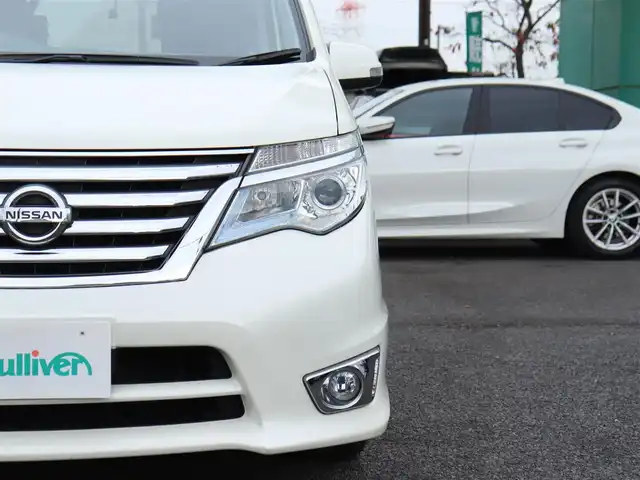日産 セレナ ハイウェイスター Sハイブリッド 神奈川県 2014(平26)年 7.2万km ブリリアントホワイトパール エマージェンシーブレーキ/純正メモリナビ/フルセグテレビ/バックカメラ/フリップダウンモニター/クルーズコントロール/ドアバイザー/プッシュスタート/両側パワースライドドア/ETC/ドラレコ(前後)/アイドリングストップ/純正16インチAW（車内にあり）/保証書、取説、ナビ説/記録簿（H27.28.R4.5）/スペアスマートキー