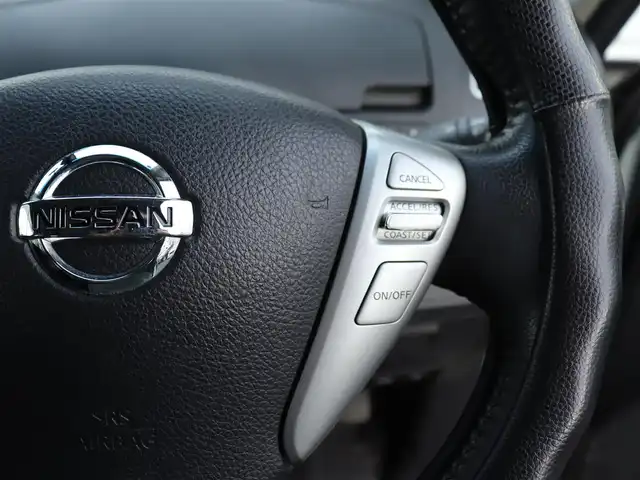 日産 セレナ ハイウェイスター Sハイブリッド 神奈川県 2014(平26)年 7.2万km ブリリアントホワイトパール エマージェンシーブレーキ/純正メモリナビ/フルセグテレビ/バックカメラ/フリップダウンモニター/クルーズコントロール/ドアバイザー/プッシュスタート/両側パワースライドドア/ETC/ドラレコ(前後)/アイドリングストップ/純正16インチAW（車内にあり）/保証書、取説、ナビ説/記録簿（H27.28.R4.5）/スペアスマートキー