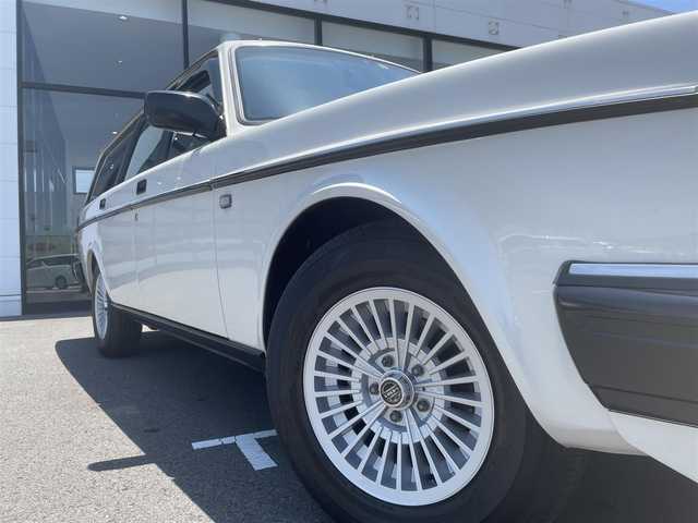 ボルボ ２４０ GL エステート 千葉県 1991(平3)年 9.9万km ポーラーホワイト 正規ディーラー車/社外キーレスエントリー/オートライト/バックカメラ/ハーフレザーシート/カロッツェリアBluetoothオーディオ/パワーウーハー/ドライブレコーダー/社外ＬＥＤヘッドライト/天張り/マットレス/トランクカーペット製作