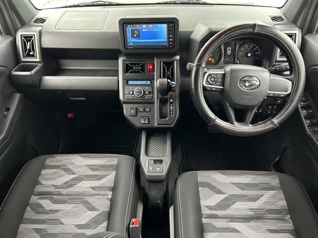 ダイハツ タフト G クロムベンチャー 三重県 2023(令5)年 0.5万km クロムグレーメタリック /7インチディスプレイオーディオ//バックカメラ//シートヒーター//ガラスルーフ//LEDヘッドライト//電動パーキングブレーキ//オートブレーキホールド//コーナーセンサー//衝突軽減ブレーキ//アイドリングストップ//パーキングアシスト//スマートキー×2//純正15インチAW