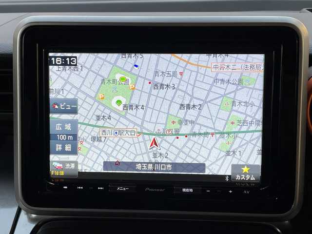 スズキ スペーシア ギア HYBRID XZ 埼玉県 2019(令1)年 4.7万km ピュアホワイトP 登録時46897km/ワンオーナー/純正８インチナビ/　・CD/DVD/BT/フルセグTV/アランドビューモニター/両側パワースライドドア/衝突軽減システム/レーンアシスト/コーナーセンサー/ルーフレール/キャリアー/ヘッドアップディスプレイ/LEDヘッドライト/フォグランプ/革巻きハンドル/ステアリングスイッチ/サイドエアロ/アイドリングストップ/ビルトインETC/ドライブレコーダー/プッシュスタート/スマートキー×2/前席シートヒーター/横滑り防止装置/ウィンカーミラー/シートリフター/純正フロアマット/純正ドアバイザー/取扱説明書/保証書