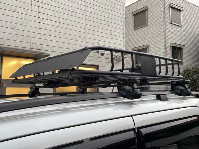 スズキ スペーシア ギア HYBRID XZ 埼玉県 2019(令1)年 4.7万km ピュアホワイトP 登録時46897km/ワンオーナー/純正８インチナビ/　・CD/DVD/BT/フルセグTV/アランドビューモニター/両側パワースライドドア/衝突軽減システム/レーンアシスト/コーナーセンサー/ルーフレール/キャリアー/ヘッドアップディスプレイ/LEDヘッドライト/フォグランプ/革巻きハンドル/ステアリングスイッチ/サイドエアロ/アイドリングストップ/ビルトインETC/ドライブレコーダー/プッシュスタート/スマートキー×2/前席シートヒーター/横滑り防止装置/ウィンカーミラー/シートリフター/純正フロアマット/純正ドアバイザー/取扱説明書/保証書