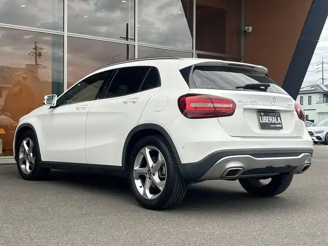 メルセデス・ベンツ ＧＬＡ２２０ 4マチック 岐阜県 2020(令2)年 4.2万km ポーラホワイト レーダーセーフティパッケージ/　ブラインドスポットアシスト/　アクティブディスタンスアシスト/　レーンキーピングアシスト/プレミアムパッケージ/　前席メモリー付きフルパワーシート/　harman/kardonサウンド/　アンビエントライト/　パノラミックスライディングルーフ/純正ナビ/DVD、CD再生/TV/Bluetooth/バックカメラ/LEDヘッドライト/ETC