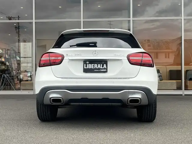 メルセデス・ベンツ ＧＬＡ２２０ 4マチック 岐阜県 2020(令2)年 4.2万km ポーラホワイト レーダーセーフティパッケージ/　ブラインドスポットアシスト/　アクティブディスタンスアシスト/　レーンキーピングアシスト/プレミアムパッケージ/　前席メモリー付きフルパワーシート/　harman/kardonサウンド/　アンビエントライト/　パノラミックスライディングルーフ/純正ナビ/DVD、CD再生/TV/Bluetooth/バックカメラ/LEDヘッドライト/ETC