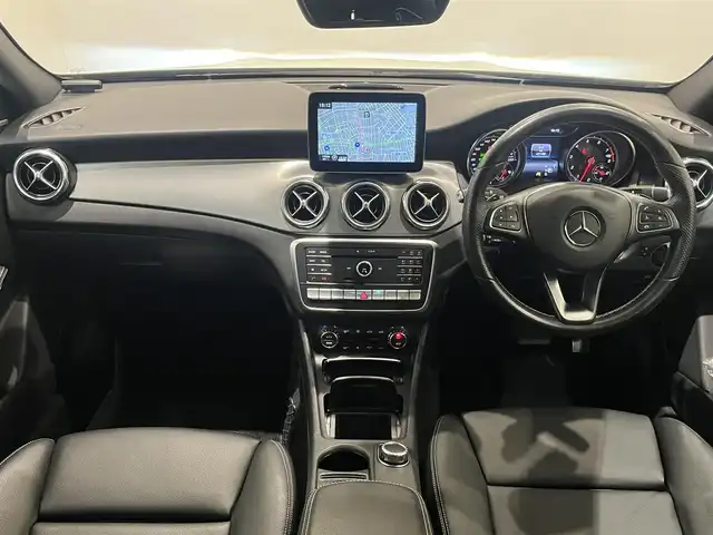 メルセデス・ベンツ ＧＬＡ２２０ 4マチック 岐阜県 2020(令2)年 4.2万km ポーラホワイト レーダーセーフティパッケージ/　ブラインドスポットアシスト/　アクティブディスタンスアシスト/　レーンキーピングアシスト/プレミアムパッケージ/　前席メモリー付きフルパワーシート/　harman/kardonサウンド/　アンビエントライト/　パノラミックスライディングルーフ/純正ナビ/DVD、CD再生/TV/Bluetooth/バックカメラ/LEDヘッドライト/ETC