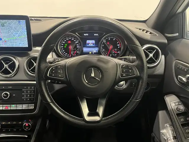 メルセデス・ベンツ ＧＬＡ２２０ 4マチック 岐阜県 2020(令2)年 4.2万km ポーラホワイト レーダーセーフティパッケージ/　ブラインドスポットアシスト/　アクティブディスタンスアシスト/　レーンキーピングアシスト/プレミアムパッケージ/　前席メモリー付きフルパワーシート/　harman/kardonサウンド/　アンビエントライト/　パノラミックスライディングルーフ/純正ナビ/DVD、CD再生/TV/Bluetooth/バックカメラ/LEDヘッドライト/ETC