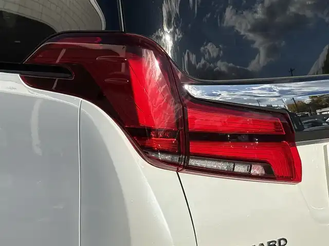 トヨタ アルファード S タイプゴールドⅡ 岩手県 2022(令4)年 2.1万km ホワイトパールクリスタルシャイン 禁煙車/4WD/モデリスタフルエアロ/純正フリップダウンモニター/ディスプレイオーディオナビ/→フルセグTV/Bluetooth/FM/AM/バックカメラ/両側パワースライドドア/パワーバックドア/ローダウン（TEIN）/社外20インチAW/ハーフレザー/ステアリングスイッチ/トヨタセーフティセンス/追従型クルーズコントロール/ブラインドスポットモニター/レーンキープアシスト/衝突軽減システム/前後コーナーセンサー/横滑り防止装置/電子パーキング/オートブレーキホールド/オートライト/オートハイビーム/LEDヘッドライト/LEDフォグライト/〇プッシュスタート/〇電動格納ミラー/〇ウィンカーミラー/〇ドアバイザー/〇フロアマット/〇シガーソケット/〇USBポート/前後ドライブレコーダー/ビルトインETC/冬タイヤ社外アルミホイール車載