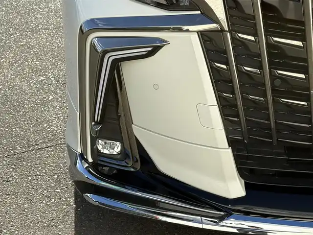 トヨタ アルファード S タイプゴールドⅡ 岩手県 2022(令4)年 2.1万km ホワイトパールクリスタルシャイン 禁煙車/4WD/モデリスタフルエアロ/純正フリップダウンモニター/ディスプレイオーディオナビ/→フルセグTV/Bluetooth/FM/AM/バックカメラ/両側パワースライドドア/パワーバックドア/ローダウン（TEIN）/社外20インチAW/ハーフレザー/ステアリングスイッチ/トヨタセーフティセンス/追従型クルーズコントロール/ブラインドスポットモニター/レーンキープアシスト/衝突軽減システム/前後コーナーセンサー/横滑り防止装置/電子パーキング/オートブレーキホールド/オートライト/オートハイビーム/LEDヘッドライト/LEDフォグライト/〇プッシュスタート/〇電動格納ミラー/〇ウィンカーミラー/〇ドアバイザー/〇フロアマット/〇シガーソケット/〇USBポート/前後ドライブレコーダー/ビルトインETC/冬タイヤ社外アルミホイール車載