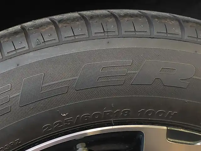 レクサス ＮＸ 300h バージョンL 東京都 2019(平31)年 5.7万km ソニックチタニウム LexusSafetysystem＋/・プリクラッシュセーフティー/・レーントレーシングアシスト/・アダプティブハイビームシステム/・オートマチックハイビーム/・ロードサインアシスト/・レーダークルーズコントロール/・先行車発進告知機能/・クリアランスソナー/純正ナビ（フルセグTV、AM/FM、Bluetooth）/バック＆サイドカメラ/パワーバックドア/LEDオートライト/レザーシート/前席パワーシート＆シートベンチレーション/全席シートヒーター/シートメモリー/純正18インチアルミホイール/ブラインドスポットモニター/ETC2.0/スペアキー２本