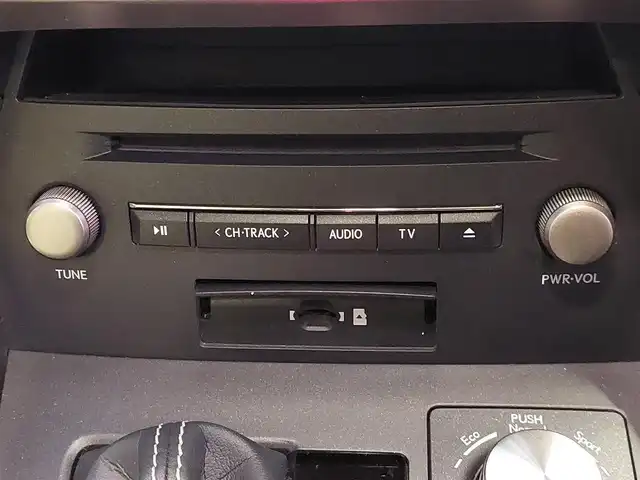 レクサス ＮＸ 300h バージョンL 東京都 2019(平31)年 5.7万km ソニックチタニウム LexusSafetysystem＋/・プリクラッシュセーフティー/・レーントレーシングアシスト/・アダプティブハイビームシステム/・オートマチックハイビーム/・ロードサインアシスト/・レーダークルーズコントロール/・先行車発進告知機能/・クリアランスソナー/純正ナビ（フルセグTV、AM/FM、Bluetooth）/バック＆サイドカメラ/パワーバックドア/LEDオートライト/レザーシート/前席パワーシート＆シートベンチレーション/全席シートヒーター/シートメモリー/純正18インチアルミホイール/ブラインドスポットモニター/ETC2.0/スペアキー２本