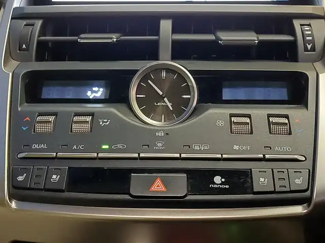 レクサス ＮＸ 300h バージョンL 東京都 2019(平31)年 5.7万km ソニックチタニウム LexusSafetysystem＋/・プリクラッシュセーフティー/・レーントレーシングアシスト/・アダプティブハイビームシステム/・オートマチックハイビーム/・ロードサインアシスト/・レーダークルーズコントロール/・先行車発進告知機能/・クリアランスソナー/純正ナビ（フルセグTV、AM/FM、Bluetooth）/バック＆サイドカメラ/パワーバックドア/LEDオートライト/レザーシート/前席パワーシート＆シートベンチレーション/全席シートヒーター/シートメモリー/純正18インチアルミホイール/ブラインドスポットモニター/ETC2.0/スペアキー２本