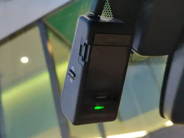 レクサス ＮＸ 300h バージョンL 東京都 2019(平31)年 5.7万km ソニックチタニウム LexusSafetysystem＋/・プリクラッシュセーフティー/・レーントレーシングアシスト/・アダプティブハイビームシステム/・オートマチックハイビーム/・ロードサインアシスト/・レーダークルーズコントロール/・先行車発進告知機能/・クリアランスソナー/純正ナビ（フルセグTV、AM/FM、Bluetooth）/バック＆サイドカメラ/パワーバックドア/LEDオートライト/レザーシート/前席パワーシート＆シートベンチレーション/全席シートヒーター/シートメモリー/純正18インチアルミホイール/ブラインドスポットモニター/ETC2.0/スペアキー２本