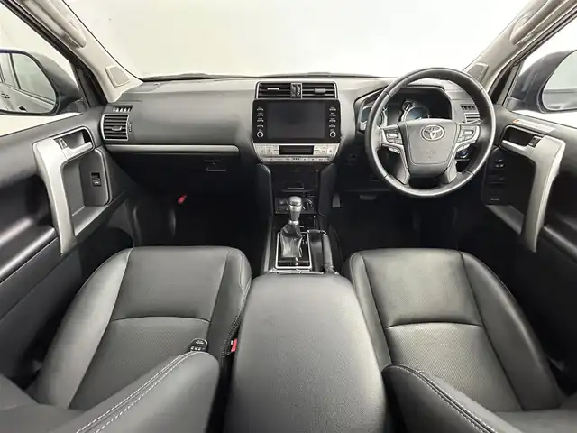 トヨタ ランドクルーザー プラド TX Lパッケージ ブラックED 道央・札幌 2020(令2)年 1万km ブラック ・４ＷＤ/・衝突軽減/・純正ナビ/・BT/USB/フルセグTV/・全方位カメラ/・ＥＴＣ2.0/・RSA/・BSM/・PCS/・アダプティブクルーズコントロール/・レーンキープアシスト/・ダウンヒルアシスト/・シートヒーター/・シートエアコン/・本革シート/・パワーシート/・ドライブレコーダー/・ＬＥＤヘッドライト/・オートライト/・オートマチックハイビーム/・フォグランプ/・プッシュスタート/・スマートキー/・３列シート/・電動格納サードシート/・パワーステアリング/・パワーウィンドウ/・コーナーセンサー/・純正フロアマット/・ルーフレール/・純正アルミホイール/・ドアバイザー