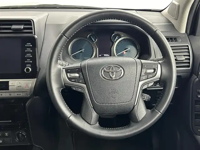 トヨタ ランドクルーザー プラド TX Lパッケージ ブラックED 道央・札幌 2020(令2)年 1万km ブラック ・４ＷＤ/・衝突軽減/・純正ナビ/・BT/USB/フルセグTV/・全方位カメラ/・ＥＴＣ2.0/・RSA/・BSM/・PCS/・アダプティブクルーズコントロール/・レーンキープアシスト/・ダウンヒルアシスト/・シートヒーター/・シートエアコン/・本革シート/・パワーシート/・ドライブレコーダー/・ＬＥＤヘッドライト/・オートライト/・オートマチックハイビーム/・フォグランプ/・プッシュスタート/・スマートキー/・３列シート/・電動格納サードシート/・パワーステアリング/・パワーウィンドウ/・コーナーセンサー/・純正フロアマット/・ルーフレール/・純正アルミホイール/・ドアバイザー