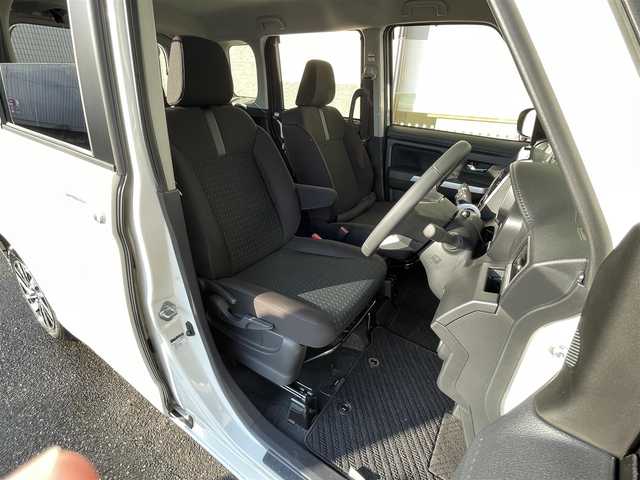 トヨタ ルーミー カスタムG 大阪府 2024(令6)年 0.2万km ブラックマイカメタリック/パールホワイト2トーン ワンオーナー/9型ナビ フルセグTV/CD DVD BT HDMI USB/全方位カメラ/2.0ETC/両側パワースライドドア/シートヒーター/コーナーセンサー/前後ドラレコ/衝突被害軽減ブレーキ/レーダークルーズコントロール/レーンアシスト/オートマチックハイビーム/LEDオートヘッドライト/フォグライト/横滑り防止/スマートキー/保証書 取説/禁煙車