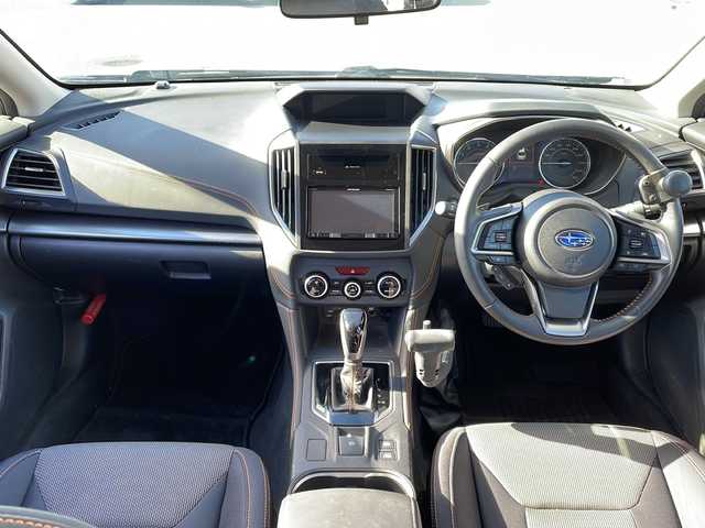 スバル インプレッサ ＸＶ 2．0i－L アイサイト 岩手県 2017(平29)年 4.7万km クールグレーカーキ 社外ナビ/AM/FM/CD/DVD/Bluetooth/フルセグTV/純正オーディオ/バックカメラ/ETC/レーダークルーズコントロール/衝突被害軽減ブレーキ/レーンキープアシスト/横滑り防止装置/アイドリングストップ/オートライト/LEDヘッドライト/フォグランプ/スマートキー/プッシュスタート/電動格納ミラー/純正17インチAW/純正フロアマット/純正ドアバイザー/保証書/取扱説明書