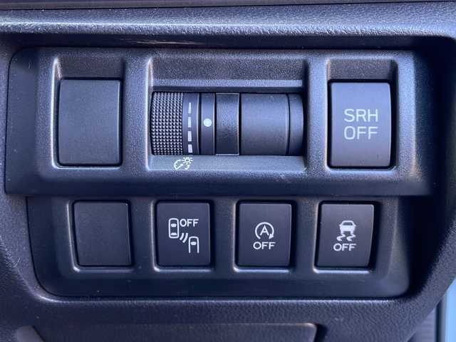 スバル インプレッサ ＸＶ 2．0i－L アイサイト 岩手県 2017(平29)年 4.7万km クールグレーカーキ 社外ナビ/AM/FM/CD/DVD/Bluetooth/フルセグTV/純正オーディオ/バックカメラ/ETC/レーダークルーズコントロール/衝突被害軽減ブレーキ/レーンキープアシスト/横滑り防止装置/アイドリングストップ/オートライト/LEDヘッドライト/フォグランプ/スマートキー/プッシュスタート/電動格納ミラー/純正17インチAW/純正フロアマット/純正ドアバイザー/保証書/取扱説明書