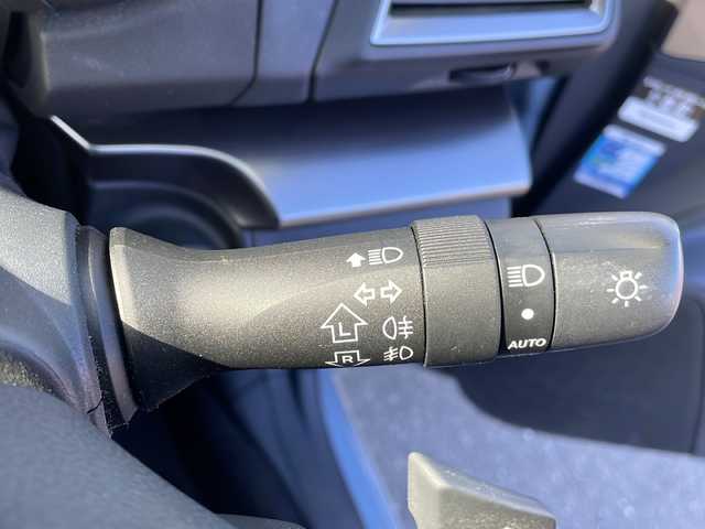 スバル インプレッサ ＸＶ 2．0i－L アイサイト 岩手県 2017(平29)年 4.7万km クールグレーカーキ 社外ナビ/AM/FM/CD/DVD/Bluetooth/フルセグTV/純正オーディオ/バックカメラ/ETC/レーダークルーズコントロール/衝突被害軽減ブレーキ/レーンキープアシスト/横滑り防止装置/アイドリングストップ/オートライト/LEDヘッドライト/フォグランプ/スマートキー/プッシュスタート/電動格納ミラー/純正17インチAW/純正フロアマット/純正ドアバイザー/保証書/取扱説明書