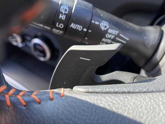 スバル インプレッサ ＸＶ 2．0i－L アイサイト 岩手県 2017(平29)年 4.7万km クールグレーカーキ 社外ナビ/AM/FM/CD/DVD/Bluetooth/フルセグTV/純正オーディオ/バックカメラ/ETC/レーダークルーズコントロール/衝突被害軽減ブレーキ/レーンキープアシスト/横滑り防止装置/アイドリングストップ/オートライト/LEDヘッドライト/フォグランプ/スマートキー/プッシュスタート/電動格納ミラー/純正17インチAW/純正フロアマット/純正ドアバイザー/保証書/取扱説明書