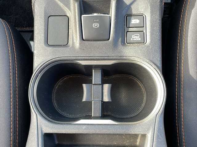 スバル インプレッサ ＸＶ 2．0i－L アイサイト 岩手県 2017(平29)年 4.7万km クールグレーカーキ 社外ナビ/AM/FM/CD/DVD/Bluetooth/フルセグTV/純正オーディオ/バックカメラ/ETC/レーダークルーズコントロール/衝突被害軽減ブレーキ/レーンキープアシスト/横滑り防止装置/アイドリングストップ/オートライト/LEDヘッドライト/フォグランプ/スマートキー/プッシュスタート/電動格納ミラー/純正17インチAW/純正フロアマット/純正ドアバイザー/保証書/取扱説明書