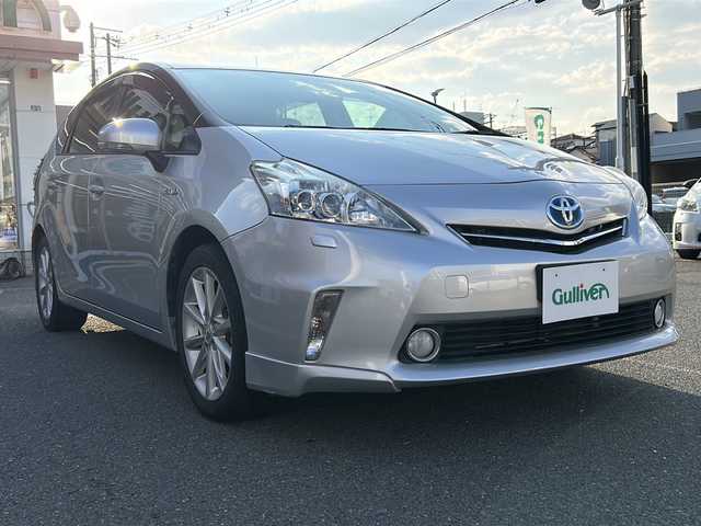 トヨタ プリウス α G ツーリングセレクション 大阪府 2011(平23)年 8.2万km シルバーM 禁煙車/純正ナビ/フルセグＴＶ/バックカメラ/クルーズコントロール/ビルトインＥＴＣ/プッシュスタート/革巻きステアリング/フォグランプ/純正１７インチアルミ/オートエアコン/ウインカーミラー/ETC