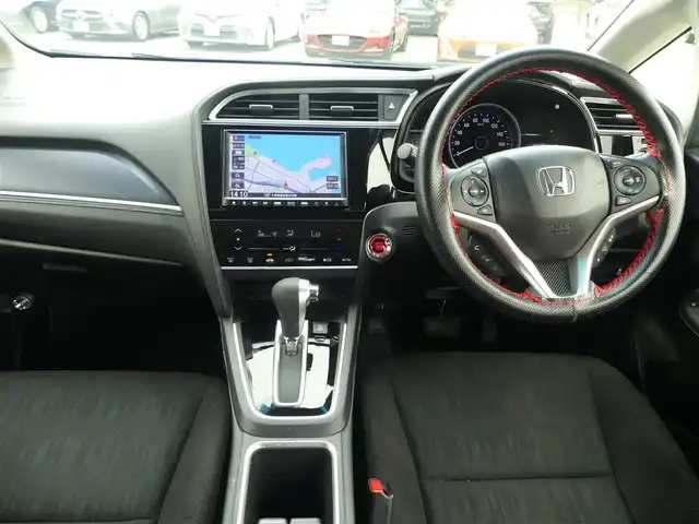 ホンダ シャトル G ホンダセンシング 千葉県 2020(令2)年 2.4万km ルナシルバーM ホンダセンシング/・衝突軽減ブレーキ（CMBS）/・車線維持支援システム（LKAS）/・アダプティブクルーズコントロール（ACC）/・後方誤発進抑制機能/・誤発進抑制機能/純正SDナビ/地デジTV/【DVD/CD再生機能　Bluetooth接続】/バックカメラ/ステアリングスイッチ/ETC/LEDヘッドライト/フォグライト/ウインカーミラー/サイド/カーテンエアバッグ/スマートキー