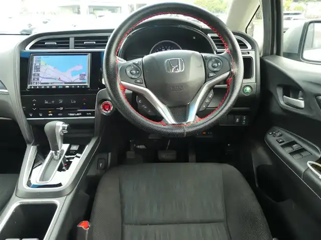 ホンダ シャトル G ホンダセンシング 千葉県 2020(令2)年 2.4万km ルナシルバーM ホンダセンシング/・衝突軽減ブレーキ（CMBS）/・車線維持支援システム（LKAS）/・アダプティブクルーズコントロール（ACC）/・後方誤発進抑制機能/・誤発進抑制機能/純正SDナビ/地デジTV/【DVD/CD再生機能　Bluetooth接続】/バックカメラ/ステアリングスイッチ/ETC/LEDヘッドライト/フォグライト/ウインカーミラー/サイド/カーテンエアバッグ/スマートキー