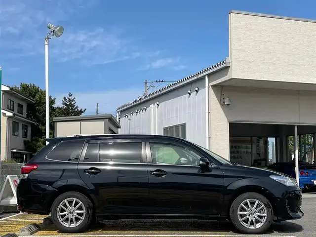 トヨタ カローラ フィールダー 1．5G 宮城県 2015(平27)年 6.2万km ブラックマイカ 社外ナビ/フルセグテレビ/USB/AM/FM/Bluetooth/CD/DVD/ビルトインＥＴＣ/レーンキープアシスト/横滑り防止装置/プリクラッシュセーフティ/オートライト/プッシュスタート/純正フロアマット/スマートキー