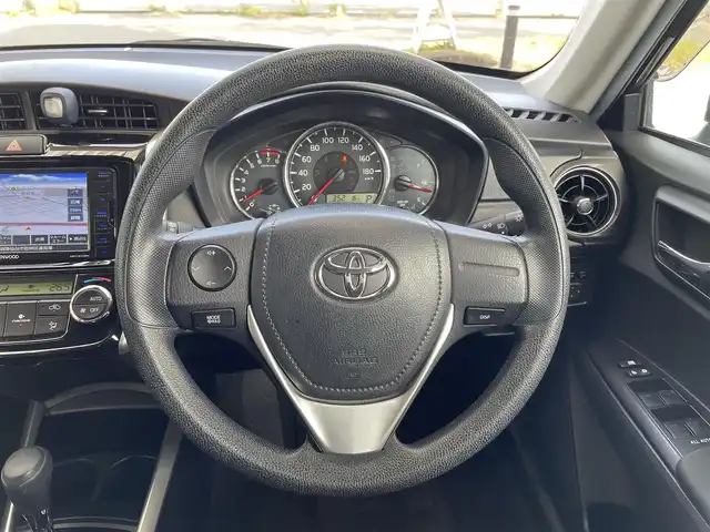 トヨタ カローラ フィールダー 1．5G 宮城県 2015(平27)年 6.2万km ブラックマイカ 社外ナビ/フルセグテレビ/USB/AM/FM/Bluetooth/CD/DVD/ビルトインＥＴＣ/レーンキープアシスト/横滑り防止装置/プリクラッシュセーフティ/オートライト/プッシュスタート/純正フロアマット/スマートキー