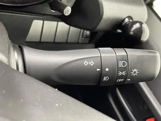 スズキ ジムニー XL 熊本県 2021(令3)年 2.3万km ミディアムグレー ワンオーナー　/禁煙車　/5速MT/ディスプレイオーディオ/バックカメラ　/社外全周囲ドラレコ　/ＥＴＣ２．０　/社外マフラー/前席シートヒーター　/ダウンヒルアシスト　/横滑り防止　/電動格納ミラー/スマートキー/プッシュスタート/スペアキー1本/保証書/取扱説明書