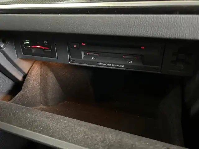 フォルクスワーゲン ゴルフ ヴァリアント TSI ハイライン BMテクノ 愛知県 2014(平26)年 14.1万km シルバー アダプティブクルーズコントロール/プリクラッシュブレーキシステム/レーンキープアシストシステム/パドルシフト/電動パーキングブレーキ/オートホールド/前方ドラレコ/オートライト/電格ミラー/純正１７インチAW/ETC/フロアマット/ルーフレール/リモコンキー×２
