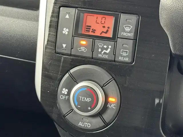 ダイハツ タント カスタム X トップED SAⅡ 福岡県 2016(平28)年 6.6万km パールホワイトⅢ 社外ナビ（フルセグＴＶ）　/ＥＴＣ　/衝突軽減ブレーキ　/横滑り防止装置　/アイドリングストップ　/片側電動スライドドア　/プッシュスタート　/電動格納式ドアミラー　/ハーフレザー　/純正１４インチＡＷ　/ＬＥＤライト