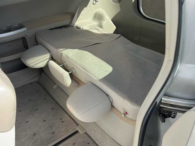 トヨタ ポルテ 130i 三重県 2010(平22)年 6.9万km シルバーマイカM 片側パワースライドドア/純正フロアマット/ヘッドライトレベライザー/純正フロアマット/純正ドアバイザー/ダブルエアバック/禁煙車