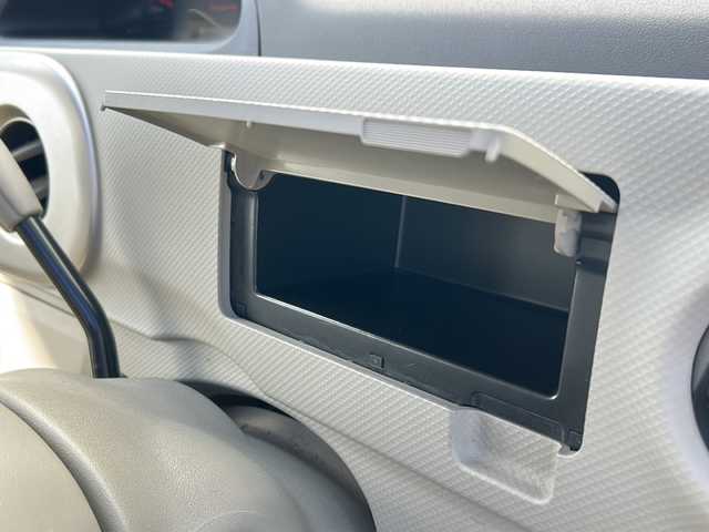 トヨタ ポルテ 130i 三重県 2010(平22)年 6.9万km シルバーマイカM 片側パワースライドドア/純正フロアマット/ヘッドライトレベライザー/純正フロアマット/純正ドアバイザー/ダブルエアバック/禁煙車