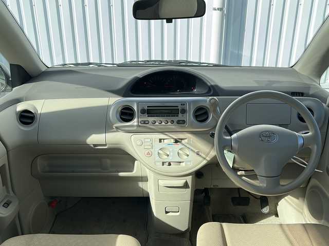 トヨタ ポルテ 130i 三重県 2010(平22)年 6.9万km シルバーマイカM 片側パワースライドドア/純正フロアマット/ヘッドライトレベライザー/純正フロアマット/純正ドアバイザー/ダブルエアバック/禁煙車