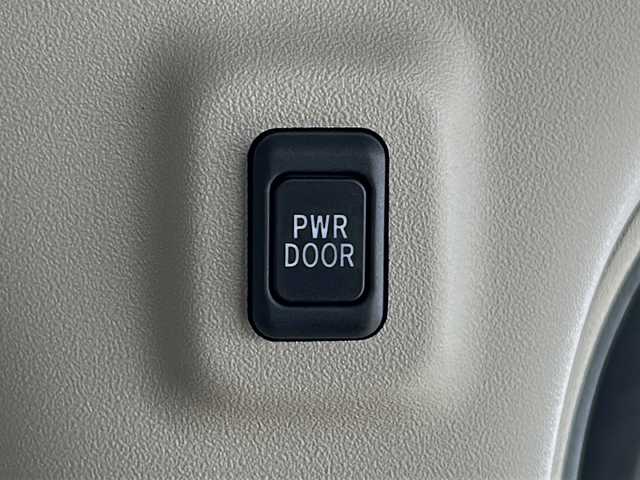 トヨタ ポルテ 130i 三重県 2010(平22)年 6.9万km シルバーマイカM 片側パワースライドドア/純正フロアマット/ヘッドライトレベライザー/純正フロアマット/純正ドアバイザー/ダブルエアバック/禁煙車