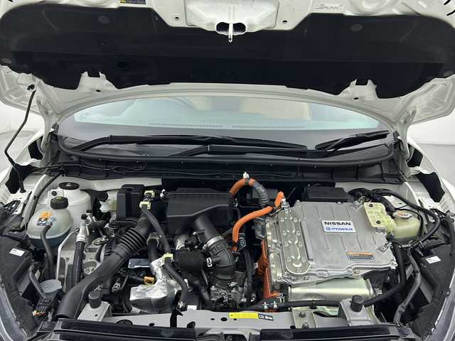 日産 キックス X ツートーンインテリアED 宮城県 2020(令2)年 4.1万km ブリリアントホワイトパール 純正ナビ/(AM/FM/iPod/SD/TV/USB/BT/CD/DVD)/全方位カメラ/ETC/プロパイロット/レーダークルーズコントロール/シートヒーター/ステアリングヒーター/デジタルインナーミラー/プッシュスタート/スマートキー/スペアキー/オートライト/LEDヘッドライト/フォグランプ/ヘッドライトレベライザー/ドアバイザー/純正フロアマット/純正17インチアルミホイール