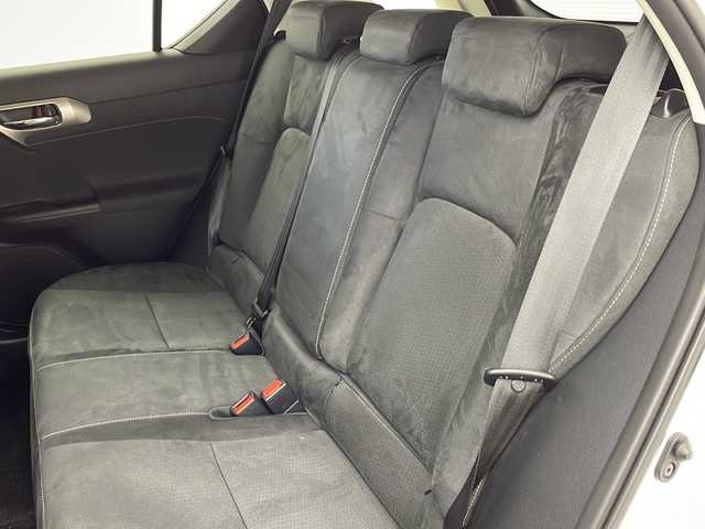 レクサス ＣＴ 200h バージョンC 大阪府 2021(令3)年 5.6万km ソニッククォーツ 純正メーカーナビ（CD・DVD・Bluetooth・フルセグ）/レーダークルーズコントロール/革巻きステアリング/シートヒーター/プリクラッシュセーフティー/レーンディパーチャーアラート/ブラインドスポットモニター/クリアランスソナー/パワーシート（前席）/オートマチックハイビーム/ETC2.0/純正LEDヘッドライト/純正１６インチAW/フォグランプ/パドルシフト/電格ミラー