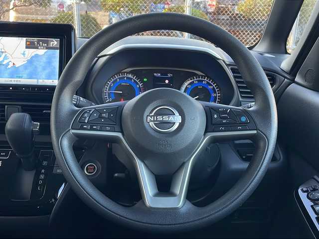 日産 ルークス HWS X プロパイロットED 山口県 2025(令7)年 1.4万km ホワイトパール 社外9インチメモリナビ/・フルセグテレビ（キャンセラー付き）/・CD/DVD/AM/FM/・Bluetooth/・iPod/USB/AUX/HDMI/ハンズフリー両側パワースライドドア/LEDヘッドライト/フォグランプ/プロパイロット/・インテリジェントエマージェンシーブレーキ/・踏み間違え防止機能/・アダプティブLEDヘッドライト/・インテリジェントアラウンドビューモニター/・クリアランスソナー/・車線逸脱警報/・車線逸脱防止支援システム/・前方衝突予測警報/・ふらつき警報/・標識検知機能/電動パーキングブレーキ/純正アルミホイール/純正ゴムマット/プッシュスタート/スマートキー