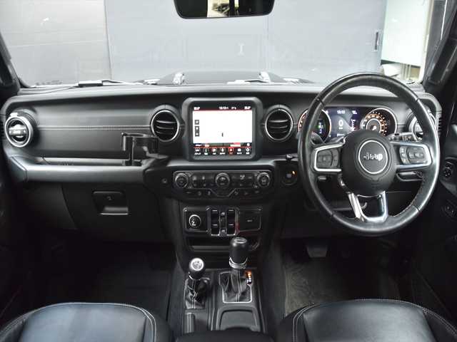 クライスラー・ジープ ジープ ラングラー アンリミテッド サハラ 和歌山県 2020(令2)年 3万km 黒 社外F/Rバンパー /MKW17incAW /黒革 /ヒッチメンバー /純ナビ /Bカメラ /Fカメラ /CarPlay /Bluetoothオーディオ /ACC /BSM /衝突軽減ブレーキ /前後センサー /スマートキー /ドラレコ /シートヒーター /LEDライト /ETC/スペアキー