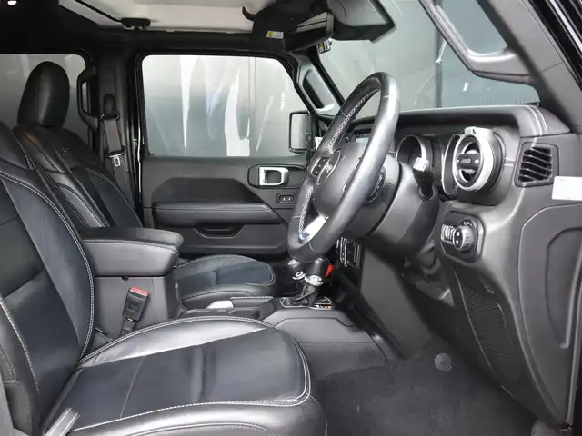 クライスラー・ジープ ジープ ラングラー アンリミテッド サハラ 和歌山県 2020(令2)年 3万km 黒 社外F/Rバンパー /MKW17incAW /黒革 /ヒッチメンバー /純ナビ /Bカメラ /Fカメラ /CarPlay /Bluetoothオーディオ /ACC /BSM /衝突軽減ブレーキ /前後センサー /スマートキー /ドラレコ /シートヒーター /LEDライト /ETC/スペアキー