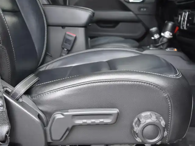 クライスラー・ジープ ジープ ラングラー アンリミテッド サハラ 和歌山県 2020(令2)年 3万km 黒 社外F/Rバンパー /MKW17incAW /黒革 /ヒッチメンバー /純ナビ /Bカメラ /Fカメラ /CarPlay /Bluetoothオーディオ /ACC /BSM /衝突軽減ブレーキ /前後センサー /スマートキー /ドラレコ /シートヒーター /LEDライト /ETC/スペアキー