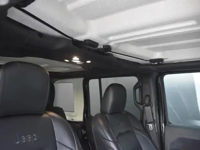 クライスラー・ジープ ジープ ラングラー アンリミテッド サハラ 和歌山県 2020(令2)年 3万km 黒 社外F/Rバンパー /MKW17incAW /黒革 /ヒッチメンバー /純ナビ /Bカメラ /Fカメラ /CarPlay /Bluetoothオーディオ /ACC /BSM /衝突軽減ブレーキ /前後センサー /スマートキー /ドラレコ /シートヒーター /LEDライト /ETC/スペアキー