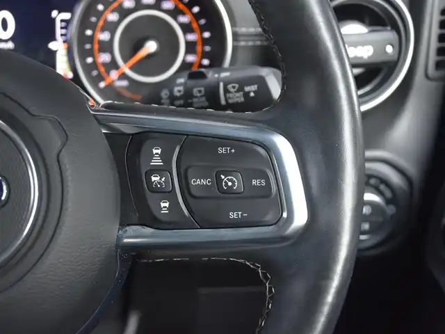 クライスラー・ジープ ジープ ラングラー アンリミテッド サハラ 和歌山県 2020(令2)年 3万km 黒 社外F/Rバンパー /MKW17incAW /黒革 /ヒッチメンバー /純ナビ /Bカメラ /Fカメラ /CarPlay /Bluetoothオーディオ /ACC /BSM /衝突軽減ブレーキ /前後センサー /スマートキー /ドラレコ /シートヒーター /LEDライト /ETC/スペアキー