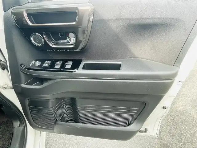 ホンダ Ｎ ＢＯＸ カスタム G L ホンダセンシング 岡山県 2019(平31)年 13万km プラチナホワイトパール (株)IDOMが運営する【じしゃロン岡山店】の自社ローン専用車両です。こちらは現金またはオートローンご利用時の価格です。 自社ローンご希望の方は別途その旨お申し付け下さい/＊純正ナビ（VXM-194Ci）/＊片側パワスラ/＊バックカメラ/＊プッシュST/＊Bluetooth接続/＊スマートキー