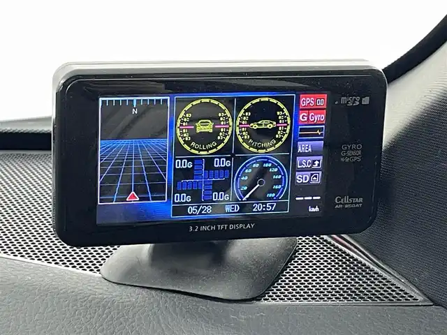 トヨタ Ｃ－ＨＲ ハイブリッド 1．8G 福島県 2018(平30)年 7.5万km ホワイトパールクリスタルシャイン 純正SDナビゲーション/型式：NSZT-Y66T/【AM/FM/CD/DVD/SD/Bluetooth/フルセグTV】/・バックカメラ/・純正ETC/・社外前後ドライブレコーダー/・オービスレーダー/衝突軽減ブレーキ/車線逸脱警報装置/アダプティブクルーズコントロール/オートマチックハイビーム/前後コーナーセンサー/電子パーキングブレーキ/・ブレーキオートホールド/ブラインドスポットモニター/ハーフレザーシート/・運転席＋助手席シートヒーター/革巻きステアリング/・ステアリングスイッチ/純正18インチアルミホイール/LEDヘッドライト/・オートライト/・フロントフォグライト/前席オートパワーウィンドウ/プッシュスタート/・スマートキー/・スペアキー/取扱説明書