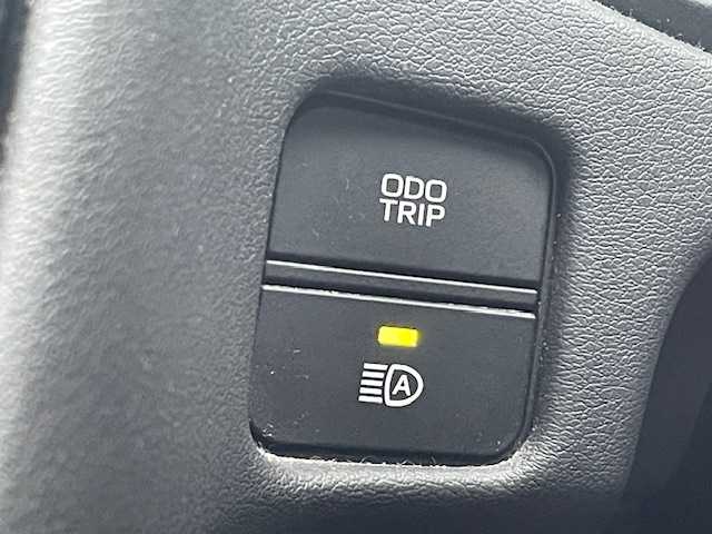 トヨタ クラウン ハイブリッド RS リミテッド 茨城県 2020(令2)年 5.1万km シルバーM 純正ＳＤナビ/-BT/AM/FM/CD/ワンセグTV　/クルーズコントロール　/ＥＴＣ２．０/ドライブレコーダー　/バックカメラ　/D席N席パワーシート　/コーナーセンサー前後　/オートマチックハイビーム　/ＬＥＤヘッドライト　/サイドエアバック　/衝突軽減システム/モデリスタスポイラー/ステアリングヒーター/パーキングアシスト/アイドリングストップ