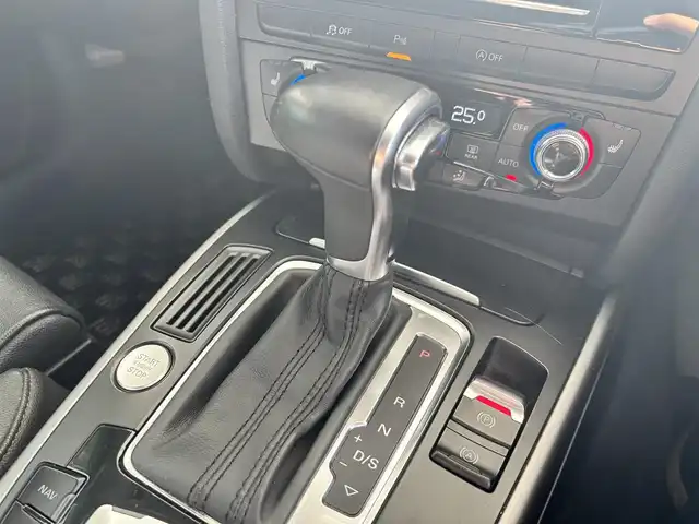 アウディ Ａ５ SB 2．0 TFSI クワトロ 京都府 2013(平25)年 5.3万km 黒 純正マルチナビ、Bluetooth/パドルシフト/黒革シート/前席シートヒーター/前席パワーシート/ディスチャージ/ETC/社外19インチアルミホイール/保証書/取扱説明書